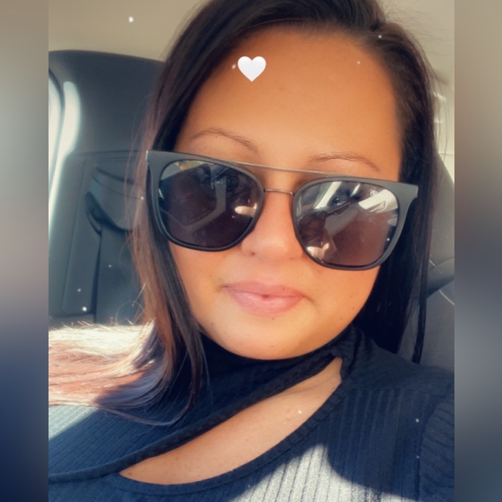 Meet your Posher, Chloe